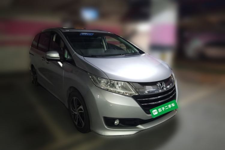 Used Honda Odyssey 2015 2.4L Luxury Edition Front Right 45 Deg