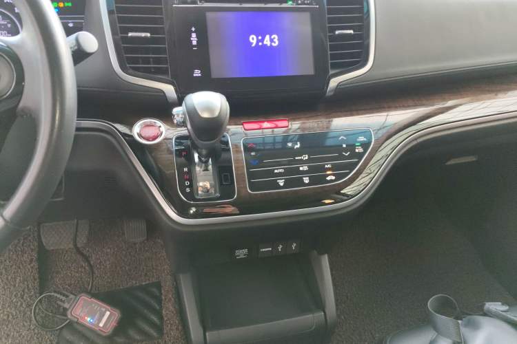 Used Honda Odyssey 2015 Updated Version 2.4L Smart Edition Gear Lever