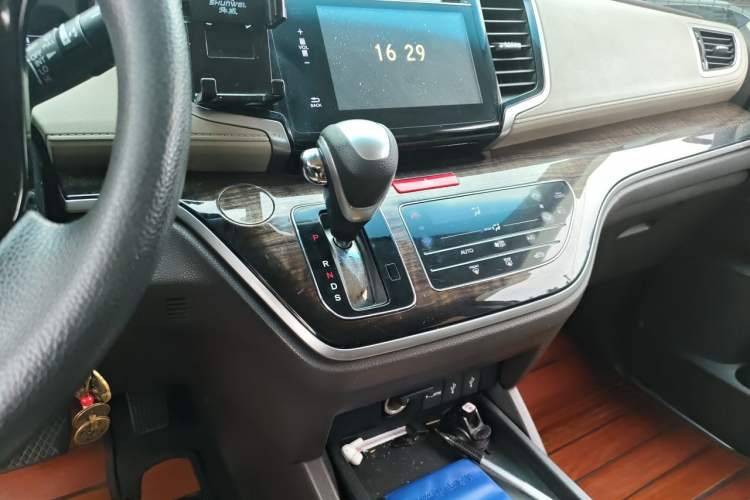 Used Honda Odyssey 2015 Revised Version 2.4L Comfort Edition Gear Lever