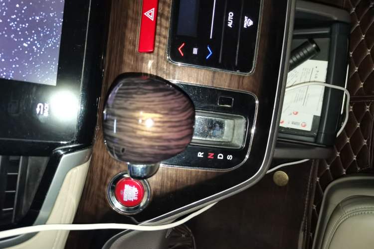 Used Honda Odyssey 2015 2.4L Luxury Edition Gear Lever