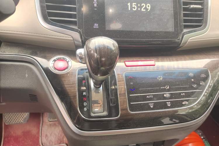 Used Honda Odyssey 2015 Updated Version 2.4L Smart Edition Gear Lever