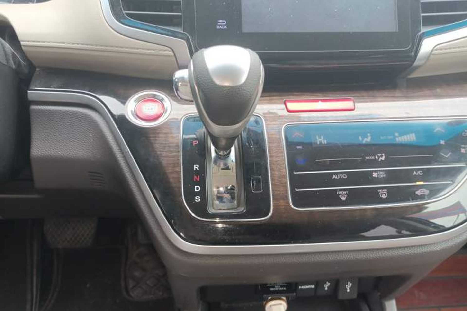 Used Honda Odyssey 2015 2.4L Smart Edition Gear Lever