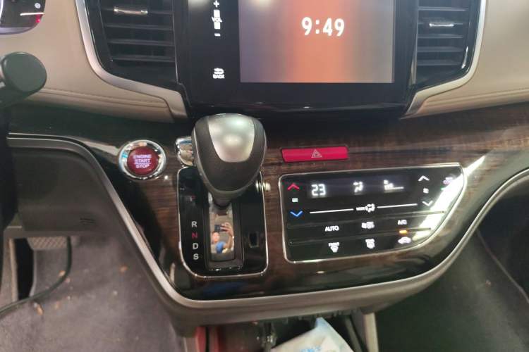 Used Honda Odyssey 2015 2.4L Smart Edition Gear Lever