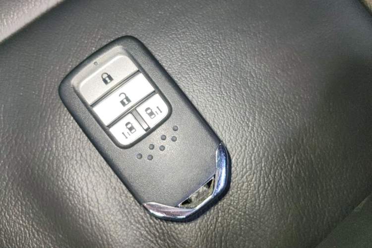 Used Honda Odyssey 2015 Updated Version 2.4L Smart Edition Interior 1