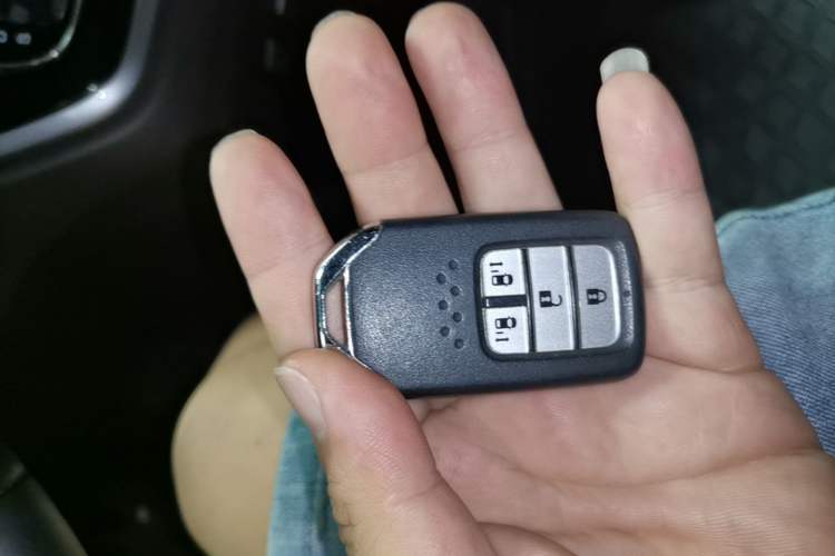 Used Honda Odyssey 2015 Updated Version 2.4L Smart Edition Interior 1