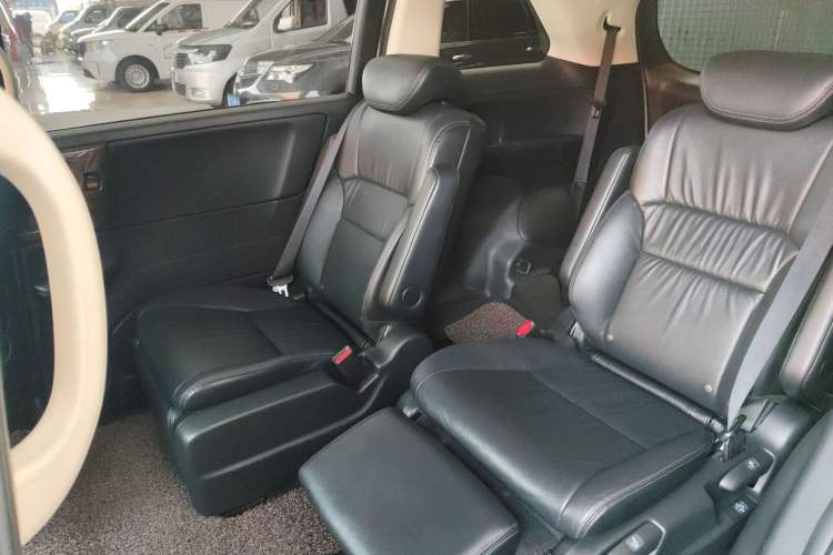 Used Honda Odyssey 2015 Updated Version 2.4L Smart Edition Interior 4