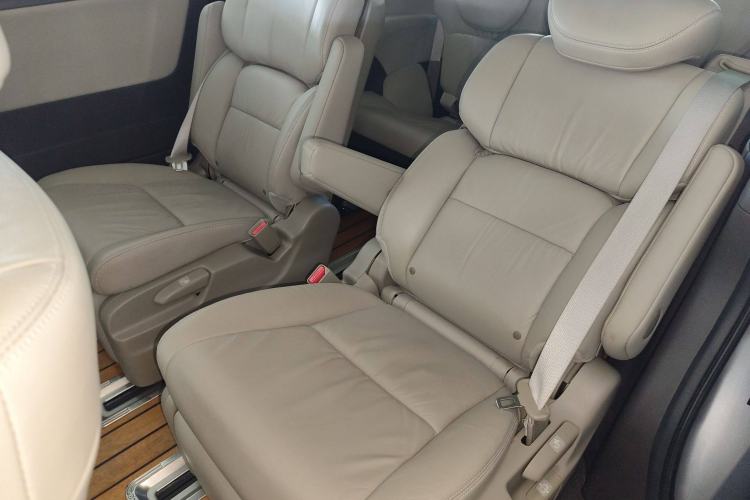Used Honda Odyssey 2015 Revised Version 2.4L Supreme Edition Interior 4