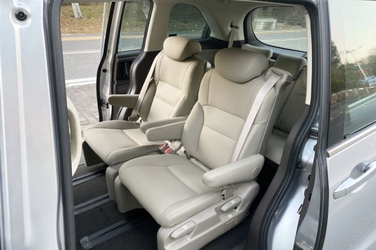 Used Honda Odyssey 2015 Revised Version 2.4L Comfort Edition Interior 7