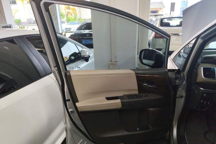 Used Honda Odyssey 2015 2.4L Smart Edition Left Front Door Interior
