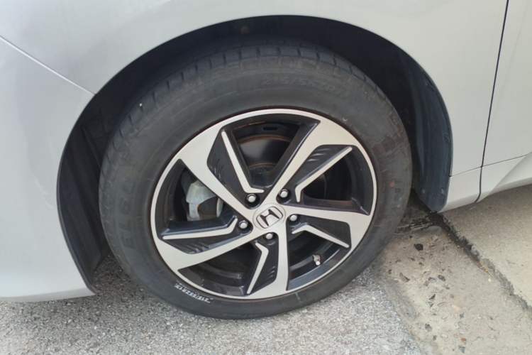 Used Honda Odyssey 2015 Revised 2.4L Luxury Edition Left Front Wheel Hub