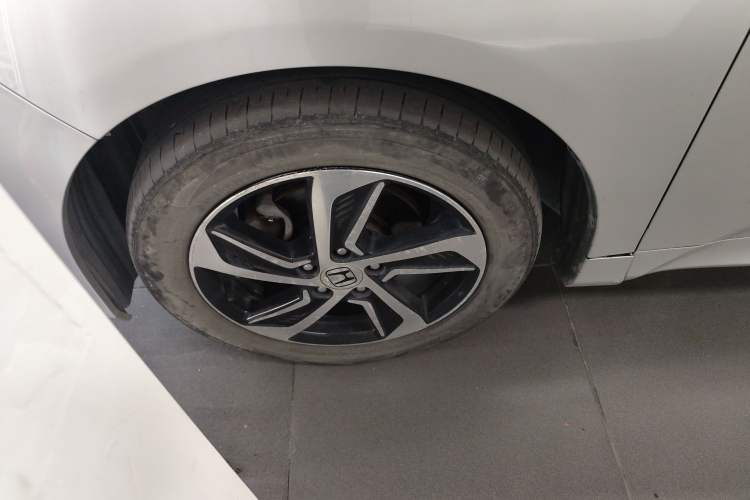 Used Honda Odyssey 2015 2.4L Smart Edition Left Front Wheel Hub
