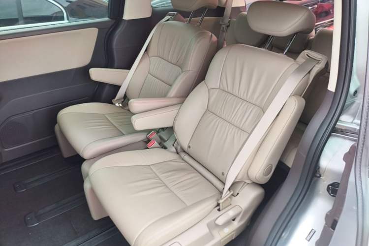 Used Honda Odyssey 2015 Revised 2.4L Luxury Edition Left Rear Seat