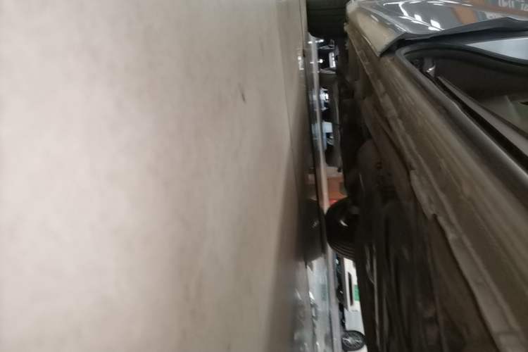 Used Honda Odyssey 2015 Updated Version 2.4L Smart Edition Left Side Sill