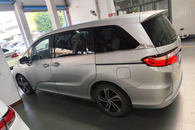 Used Honda Odyssey 2015 2.4L Smart Edition Left Side