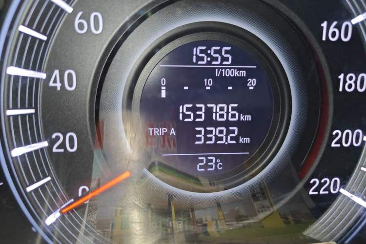 Used Honda Odyssey 2015 2.4L Smart Edition Odometer Close Up