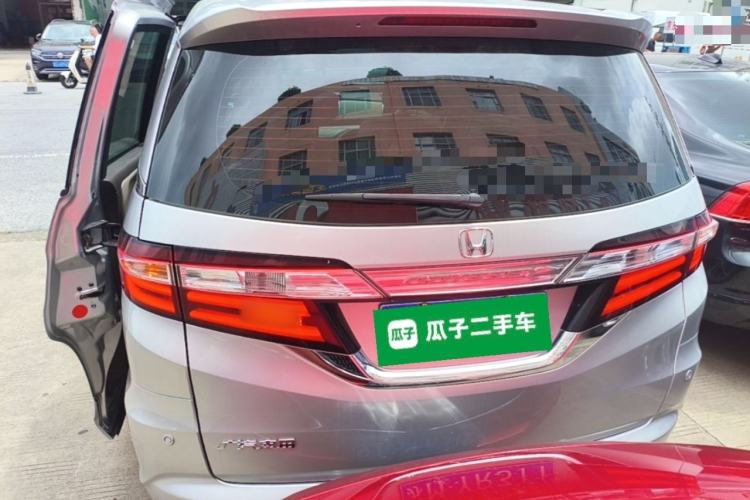 Used Honda Odyssey 2015 Revised 2.4L Luxury Edition Rear