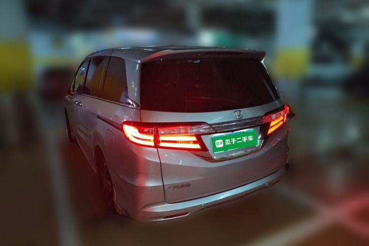 Used Honda Odyssey 2015 2.4L Supreme Edition Rear Left 45 Deg