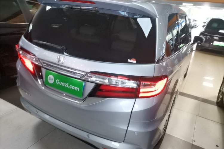 Used Honda Odyssey 2015 Updated Version 2.4L Smart Edition Rear Right 45 Deg