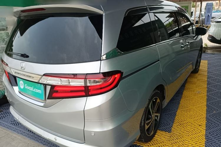 Used Honda Odyssey 2015 2.4L Luxury Edition Rear Right 45 Deg
