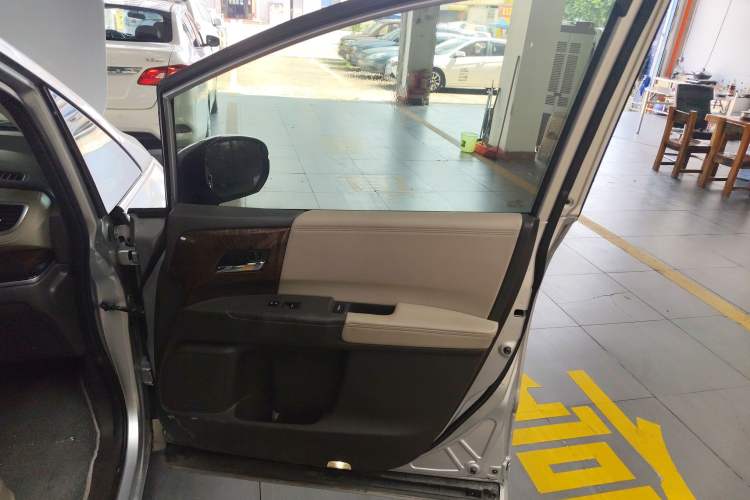 Used Honda Odyssey 2015 2.4L Smart Edition Right Front Door Interior