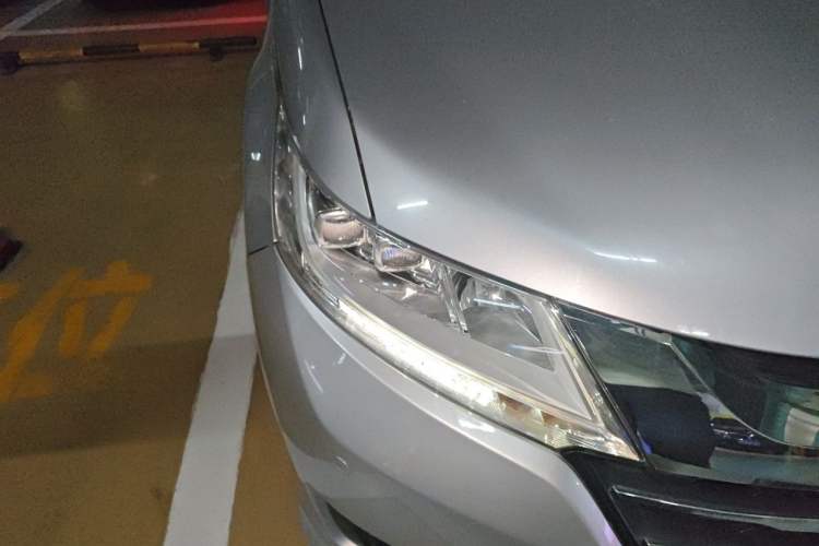 Used Honda Odyssey 2015 2.4L Supreme Edition Right Front Headlight