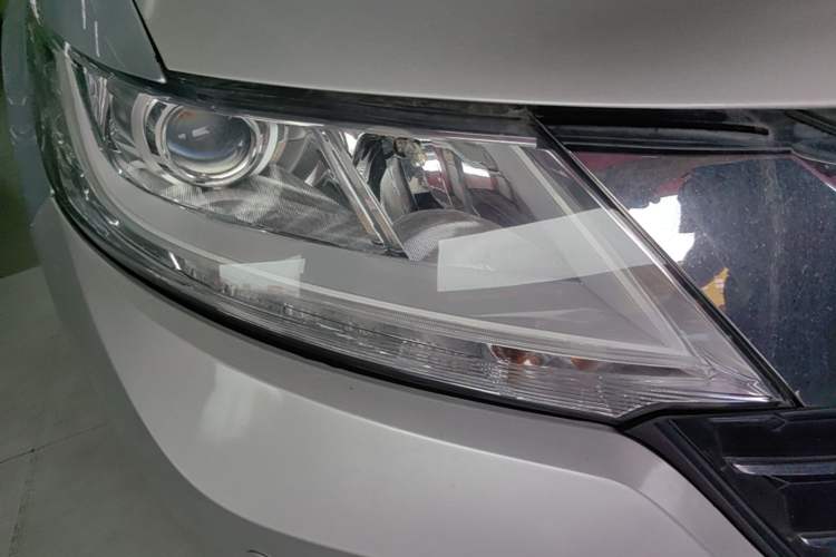 Used Honda Odyssey 2015 Revised 2.4L Luxury Edition Right Front Headlight