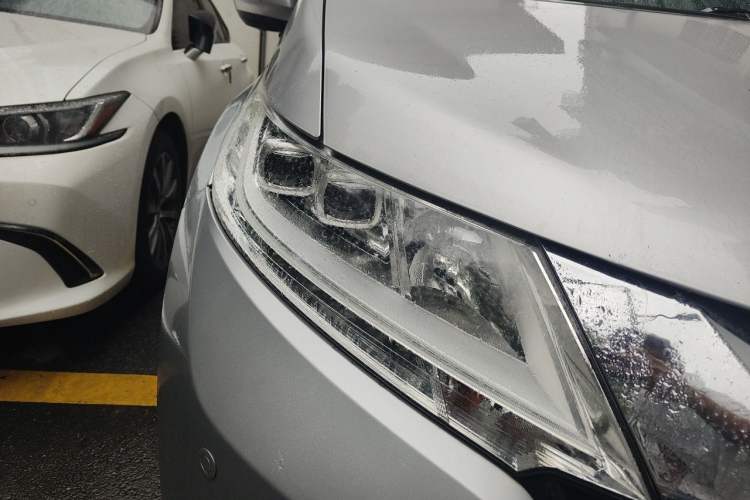 Used Honda Odyssey 2015 2.4L Prestige Edition Right Front Headlight