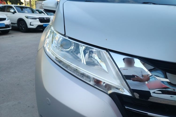 Used Honda Odyssey 2015 2.4L Luxury Edition Right Front Headlight