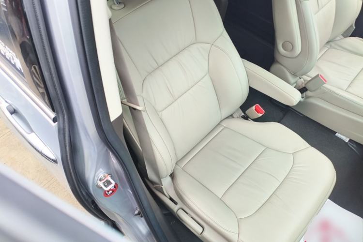 Used Honda Odyssey 2015 Revised 2.4L Luxury Edition Right Front Seat