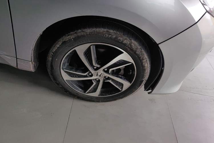 Used Honda Odyssey 2015 Revised 2.4L Luxury Edition Right Front Wheel Hub