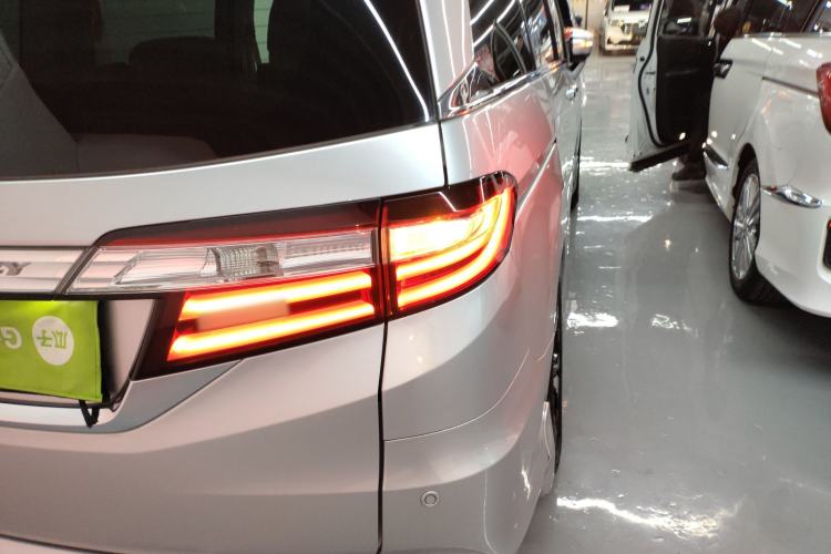 Used Honda Odyssey 2015 2.4L Luxury Edition Right Rear Taillight