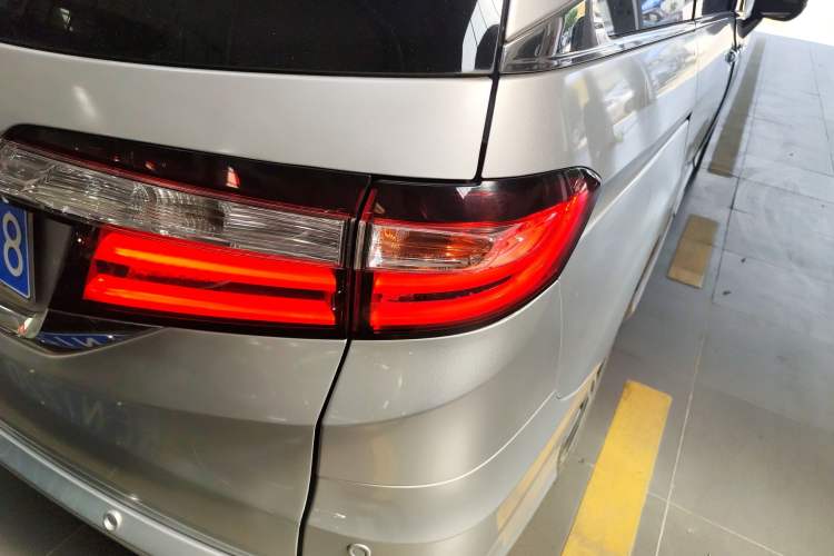 Used Honda Odyssey 2015 2.4L Smart Edition Right Rear Taillight