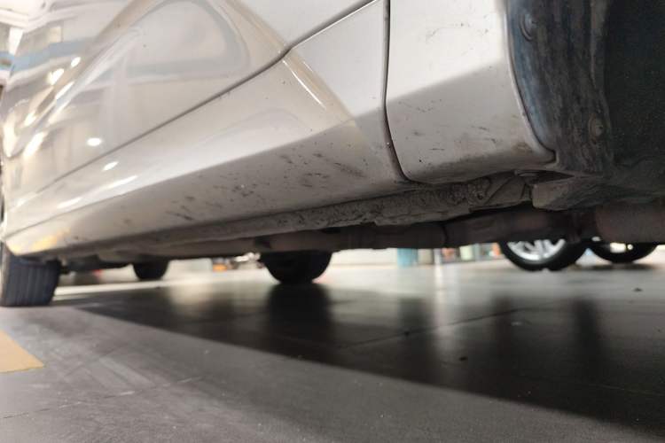 Used Honda Odyssey 2015 2.4L Smart Edition Right Side Sill
