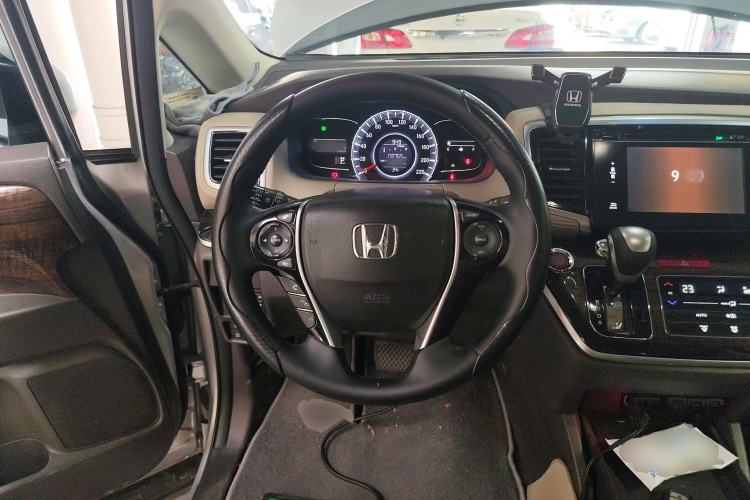 Used Honda Odyssey 2015 2.4L Smart Edition Steering Wheel