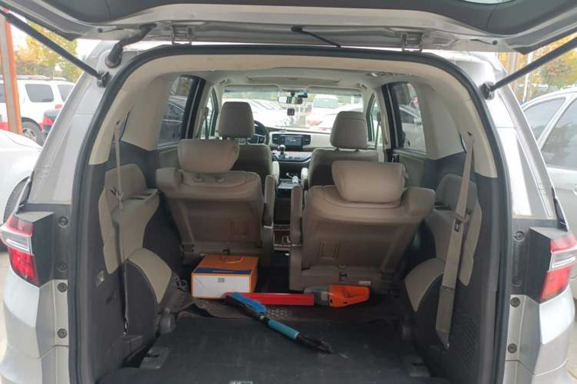 Used Honda Odyssey 2015 2.4L Smart Edition Trunk