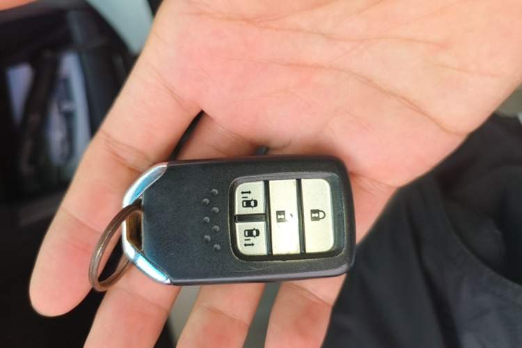 Used Honda Odyssey 2015 Revised 2.4L Luxury Edition Vehicle Key