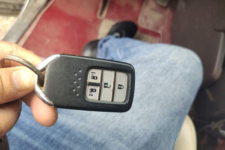 Used Honda Odyssey 2015 Updated Version 2.4L Smart Edition Vehicle Key