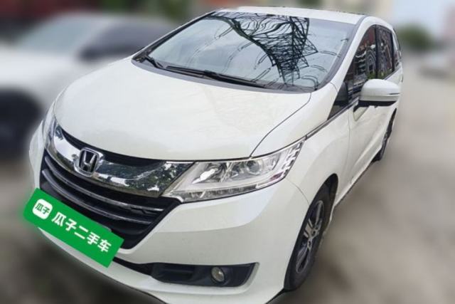 Ojetý Honda Odyssey 2015 Revised Version 2.4L Comfort Edition