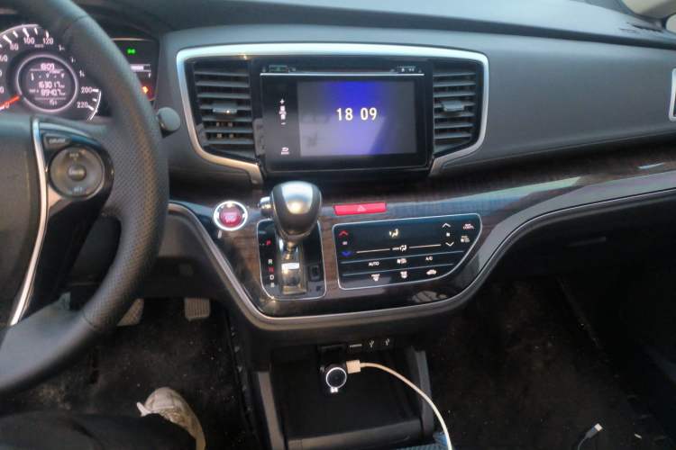 Used Honda Odyssey 2015 Updated Version 2.4L Smart Edition Audio And AC Panel
