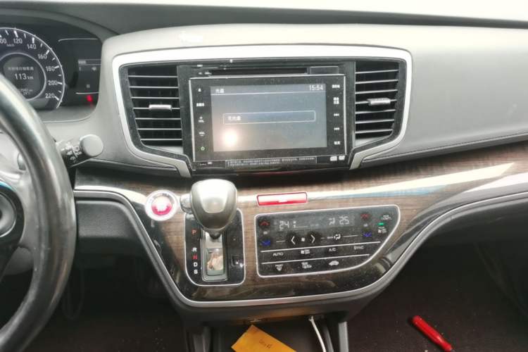 Used Honda Odyssey 2015 Revised Version 2.4L Supreme Edition Audio And AC Panel