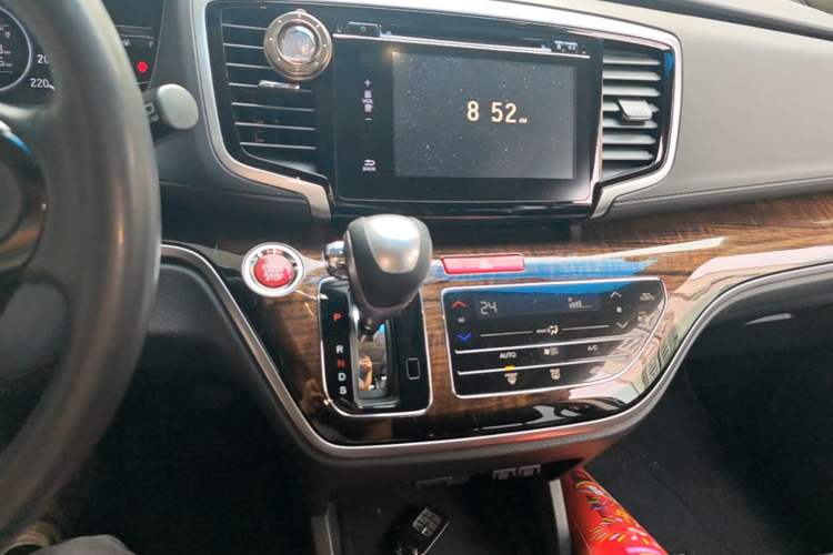 Used Honda Odyssey 2015 Updated Version 2.4L Smart Edition Audio And AC Panel
