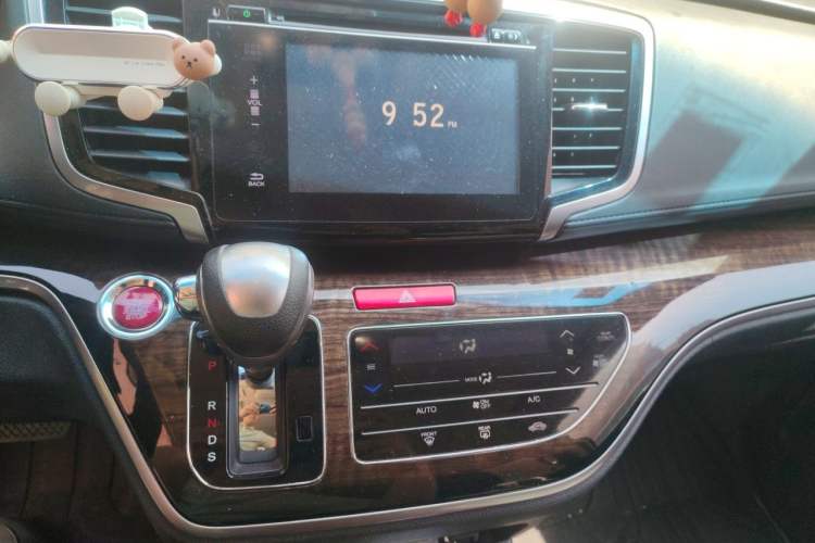 Used Honda Odyssey 2015 Updated Version 2.4L Smart Edition Audio And AC Panel