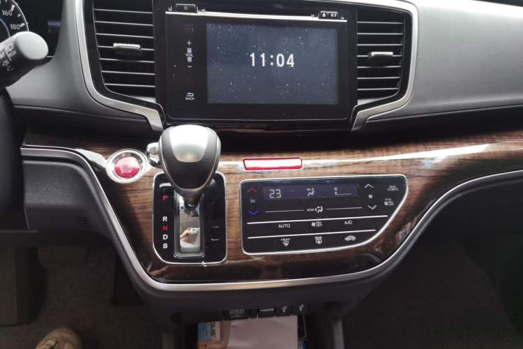 Used Honda Odyssey 2015 Updated Version 2.4L Smart Edition Audio And AC Panel