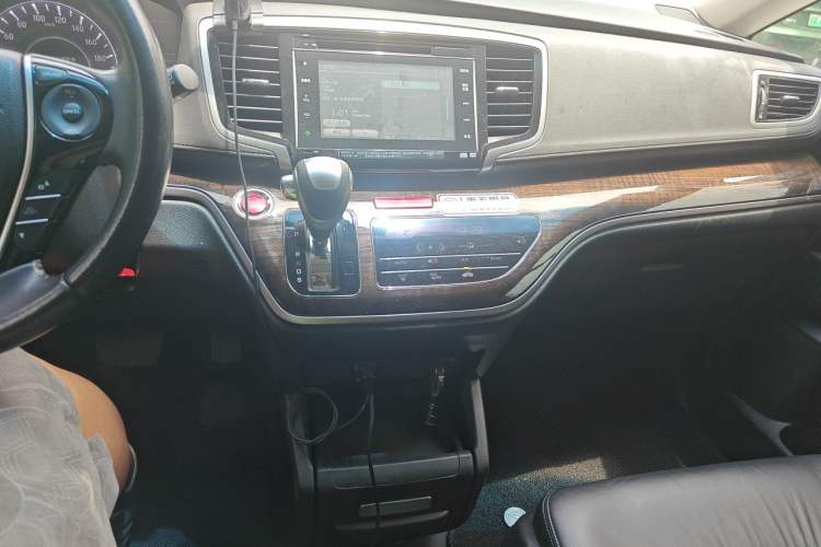 Used Honda Odyssey 2015 2.4L Supreme Edition Audio And AC Panel