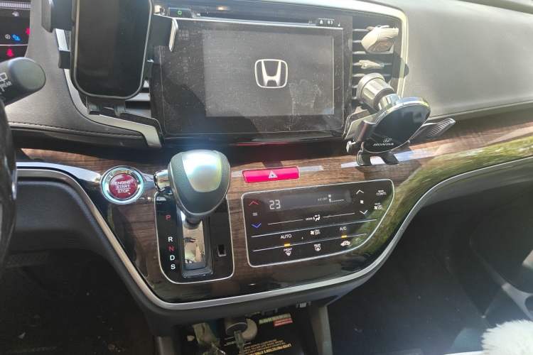Used Honda Odyssey 2015 Updated Version 2.4L Smart Edition Audio And AC Panel