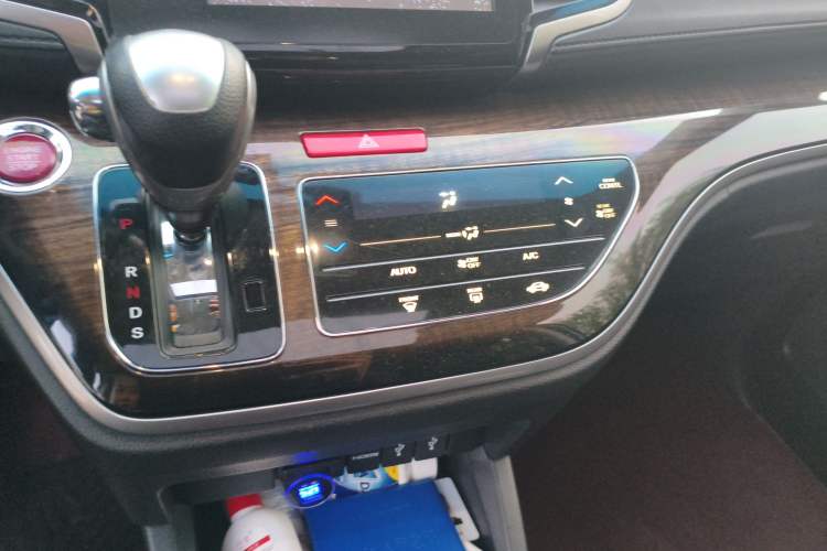 Used Honda Odyssey 2015 Updated Version 2.4L Smart Edition Audio And AC Panel