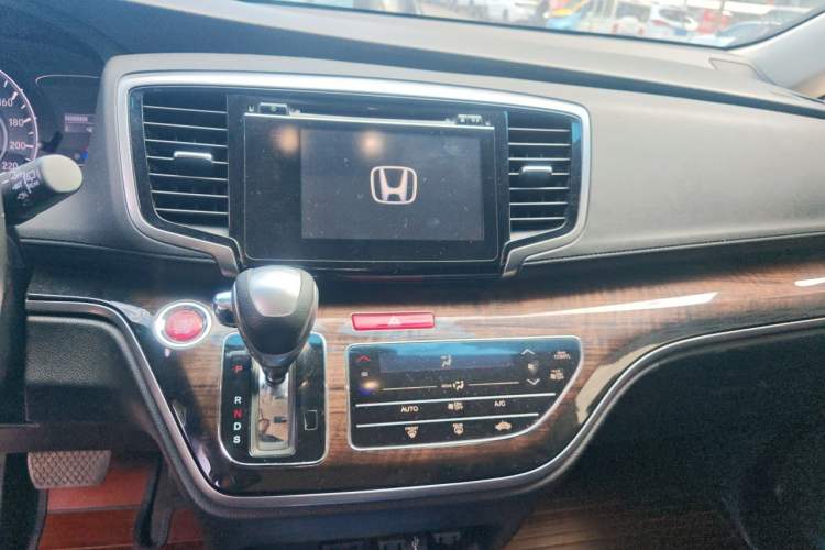 Used Honda Odyssey 2015 Updated Version 2.4L Smart Edition Audio And AC Panel