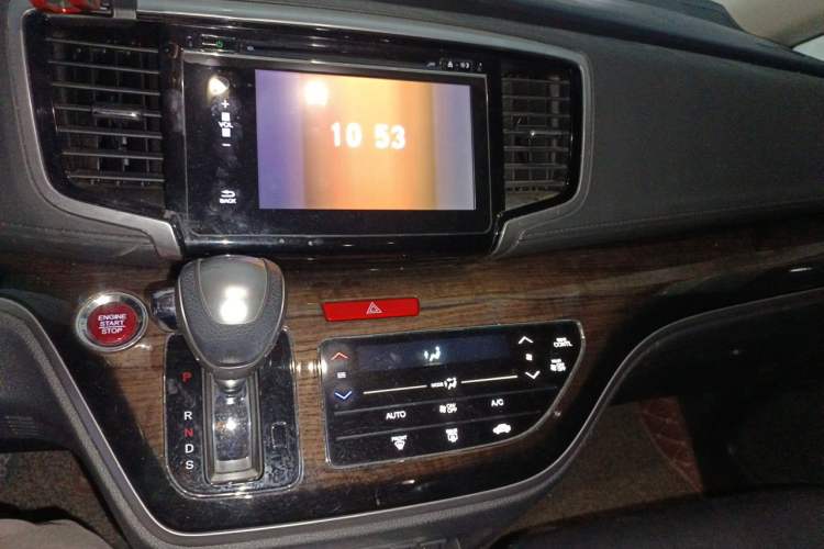 Used Honda Odyssey 2015 Updated Version 2.4L Smart Edition Audio And AC Panel
