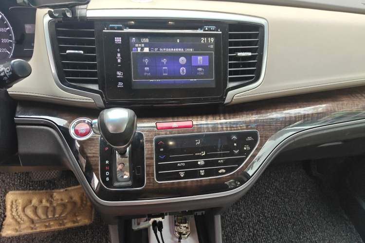 Used Honda Odyssey 2015 Revised 2.4L Luxury Edition Audio And AC Panel