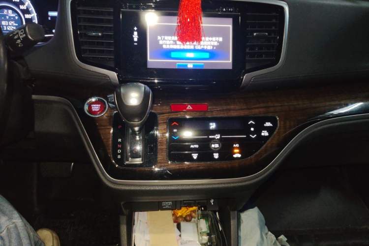 Used Honda Odyssey 2015 2.4L Smart Edition Audio And AC Panel